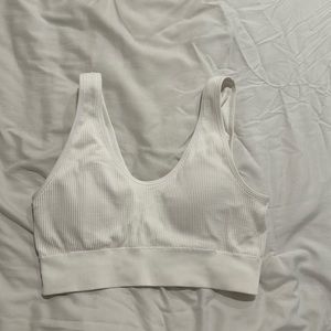 Aerie White Seamless athletic top/sports bra size M